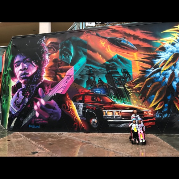 Profile Picture of Robert Corpuz (@bobbyg6) on Poshmark