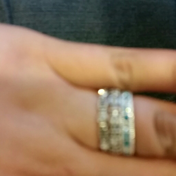 Profile Picture of Tiffany Bubla (@tbubla) on Poshmark