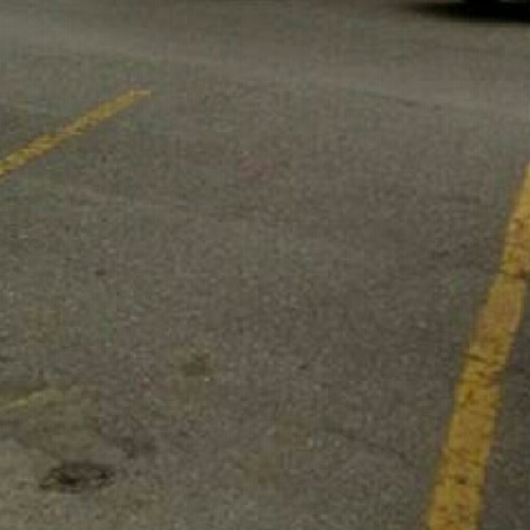 Profile Picture of David Mendoza (@dmend124) on Poshmark