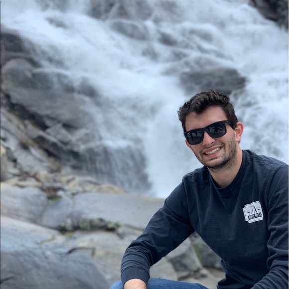 Profile Picture of Justin Howell (@howellj904) on Poshmark