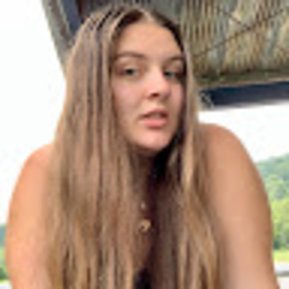 Profile Picture of Trista Peck (@tpeckles0) on Poshmark