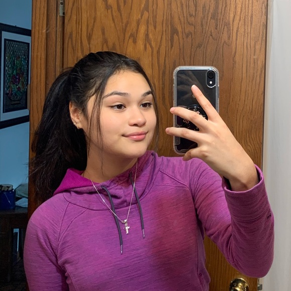 Profile Picture of Valeria Sanchez-sanchez (@valeriasanx) on Poshmark