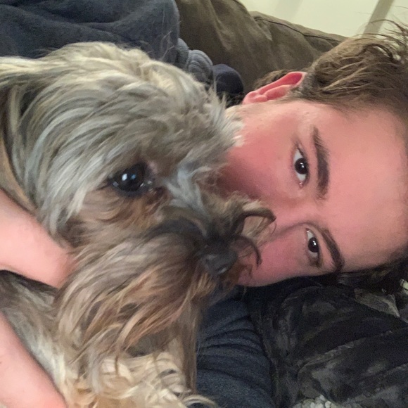 Profile Picture of Kyle Vallongo (@kvallongo) on Poshmark