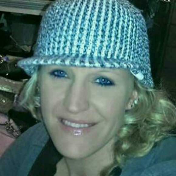 Profile Picture of Chrystal Keefover (@chrystalk82) on Poshmark