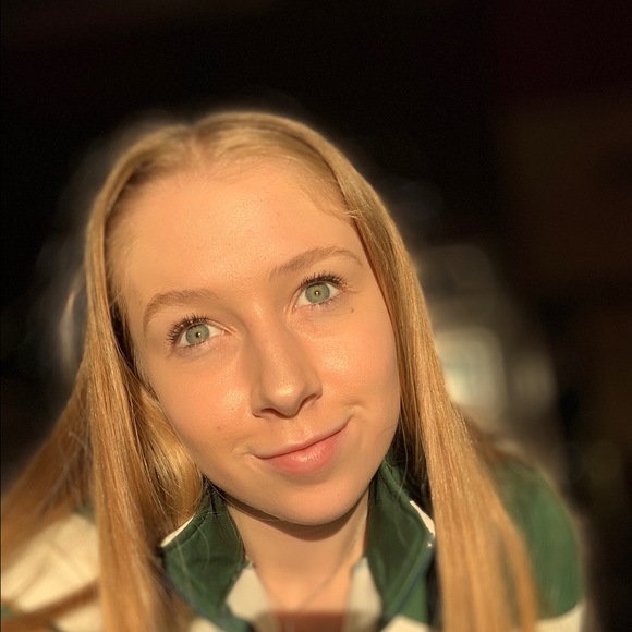 Profile Picture of Alyssa Fredrickson (@lyssfred) on Poshmark