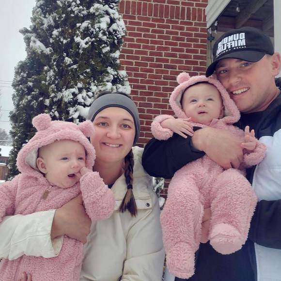 Profile Picture of Alexandra Holcombe (@alholcombe) on Poshmark