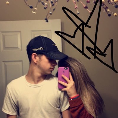 Profile Picture of Amanda (@amandaayoung17) on Twitter