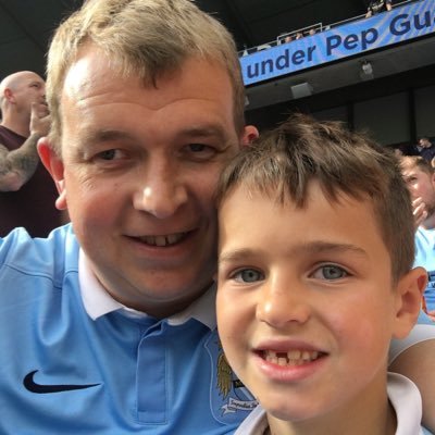 Profile Picture of Ian Grace (@graceyboy_blue) on Twitter