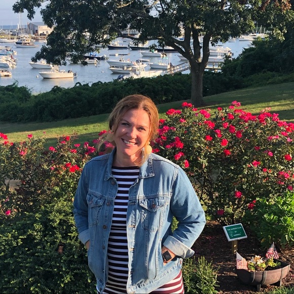 Profile Picture of Tara Celani (@tmcelani) on Poshmark