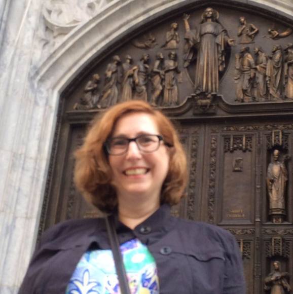 Profile Picture of Sally Blechinger (@royal_chemist) on Poshmark