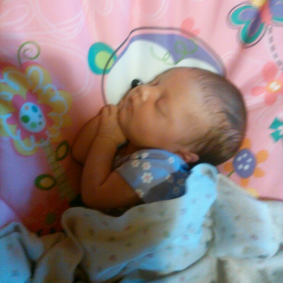 Profile Picture of Ariel Burgess (@burgessariel321) on Poshmark