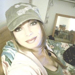 Profile Picture of Lynn Helton (@vixenlynn) on Myspace