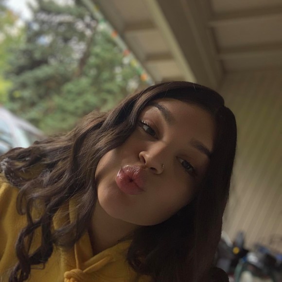 Profile Picture of Micaela Chavez (@micaelachave717) on Poshmark