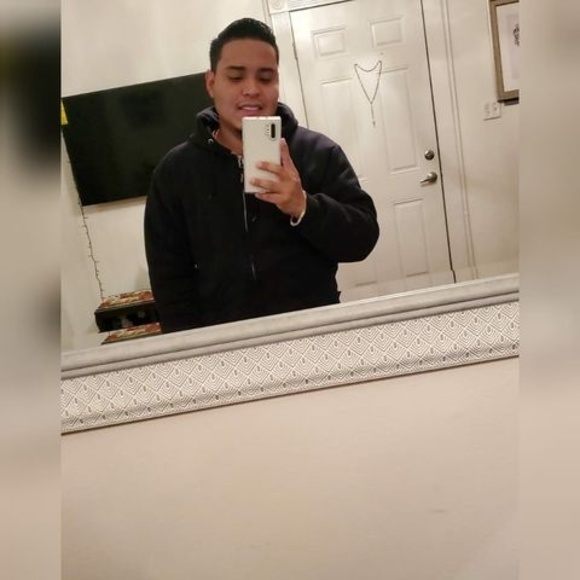 Profile Picture of Jeffrey Perez (@jeffreyivan1997) on Poshmark