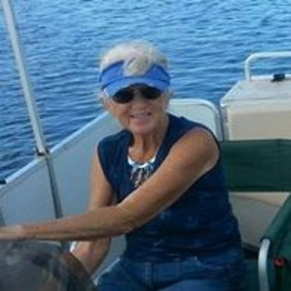 Kathleen Knestrick - Poshmark Profile Picture of Kathleen Knestrick (@kmullins44138) on Poshmark