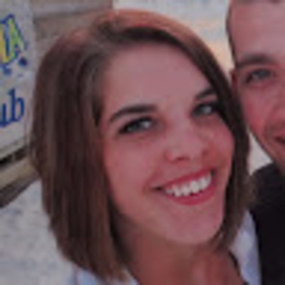 Profile Picture of Brianne Murphy (@breezyej) on Poshmark