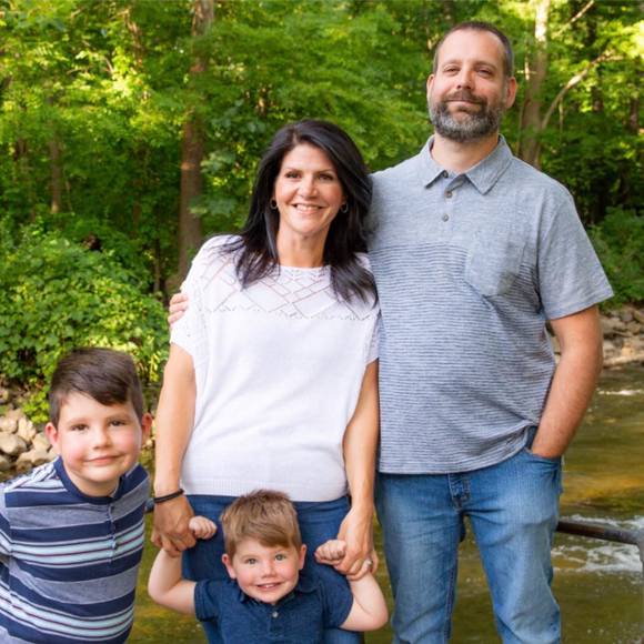 Profile Picture of Shawna Fadgen schmidt (@shawnasuz) on Poshmark