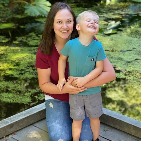 Kayla Hawksworth - Poshmark Profile Picture of Kayla Hawksworth (@khawksworth) on Poshmark