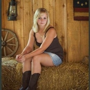 Profile Picture of Eva March (@evajo09) on Myspace