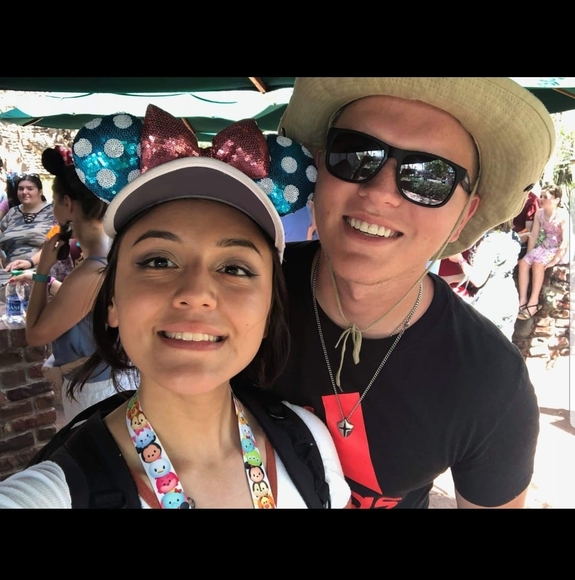 Profile Picture of Gregory Goshern (@gregorygoshern) on Poshmark