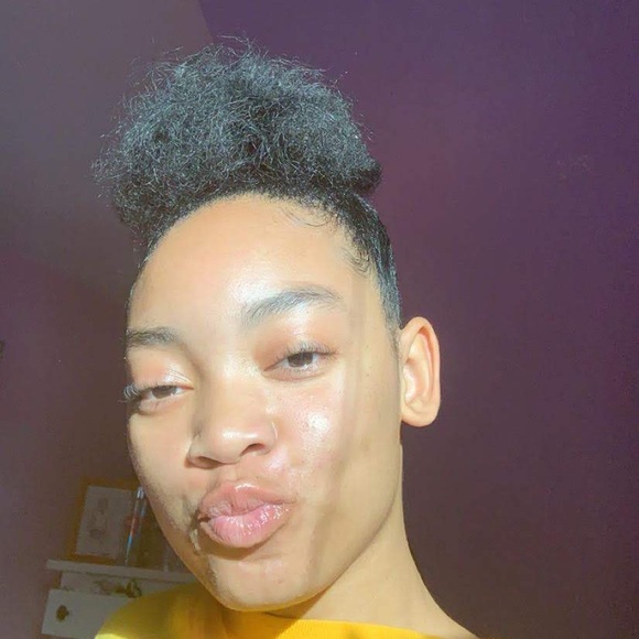 Profile Picture of Idalis Stjuste (@idalisstjuste) on Poshmark