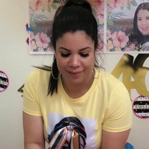 Profile Picture of Blanca decoraciones Capellan (@blanquita21) on Poshmark