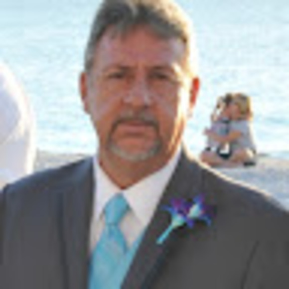 Profile Picture of Mike Mapes (@mike_mapes) on Poshmark