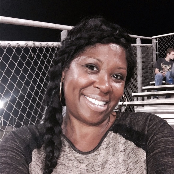Profile Picture of Michelle Stringfield (@missmas75) on Poshmark