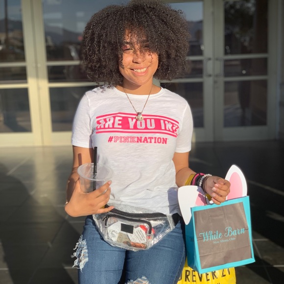 Profile Picture of Aleeyah Aleeyah (@leeaaahhhhh) on Poshmark