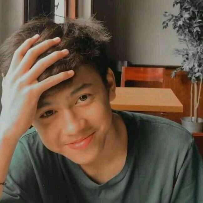 Profile Picture of 𝕷𝖚𝖈𝖆𝖘🦖 (@lucasxyle) on Tiktok