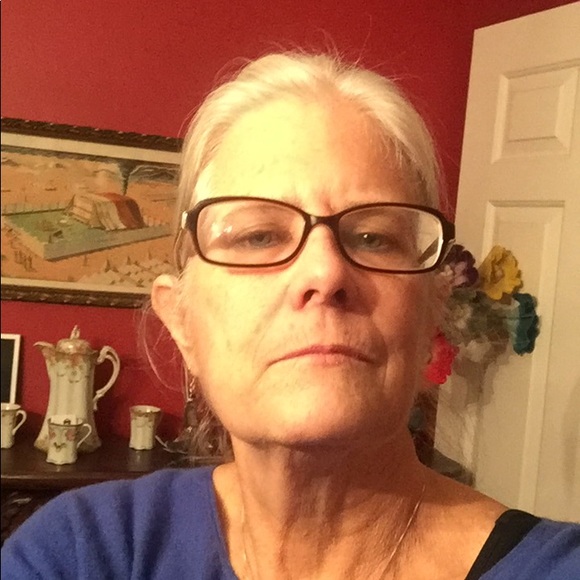 Profile Picture of Pat Pretsch (@patpretsch) on Poshmark