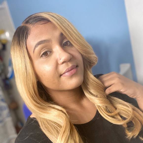 Profile Picture of Roni Hagins (@redd_diva23) on Poshmark