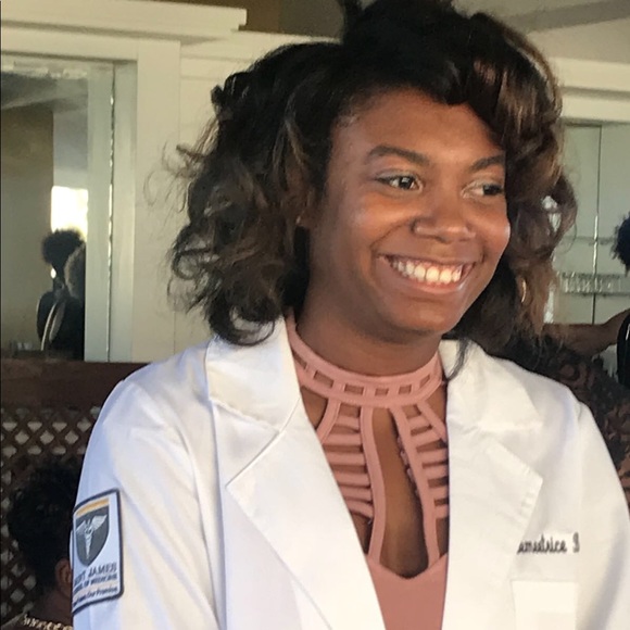 Profile Picture of Deemeetrice Boyce (@deeboyce23) on Poshmark