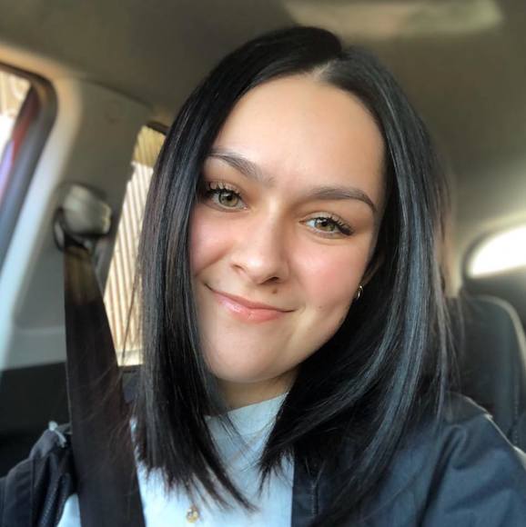 Profile Picture of Audrey Lanteigne (@ayl7) on Poshmark