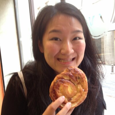 Profile Picture of Valerie Sun, Ed.D. (@mllevalsunshine) on Twitter