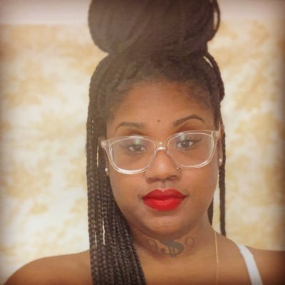 Profile Picture of UmiJenevieve (@Nefertitidom) on Twitter