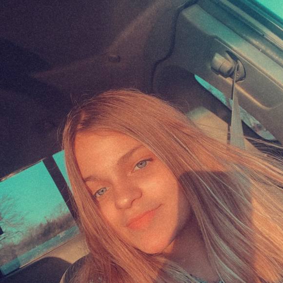 Profile Picture of Jimmie Brownfield (@jimmiebrownfiel) on Poshmark