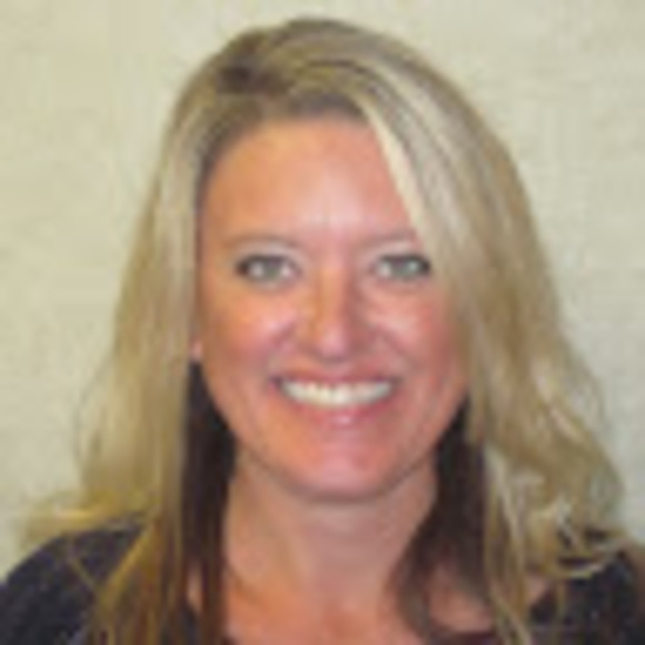 Profile Picture of Angela Fisher (@amfisher13) on Poshmark