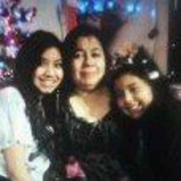 Profile Picture of Veronica Santacruz (@vsantacruz) on Poshmark