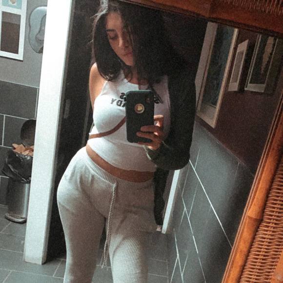 Profile Picture of Jurnee Weymer (@jurneeweymer) on Poshmark