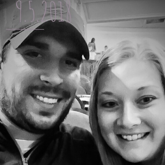 Profile Picture of Kayla Westrich (@kayla_westrich) on Poshmark