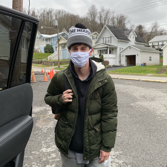 Profile Picture of Brandon Hanks (@brohankss) on Poshmark