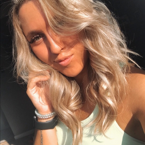 Profile Picture of Danielle Matassa (@dmatassa) on Poshmark