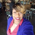 Profile Picture of Sue Hubbard (@fashionablyfabulousafter50) on Instagram