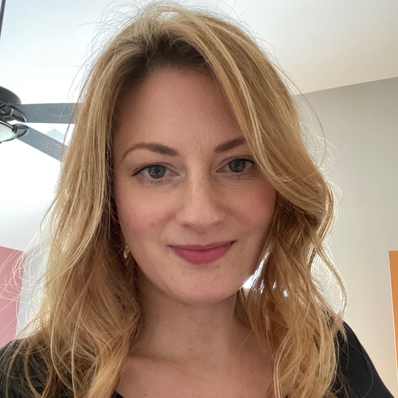 Profile Picture of Stephanie Bonewicz (@stephib1109) on Poshmark