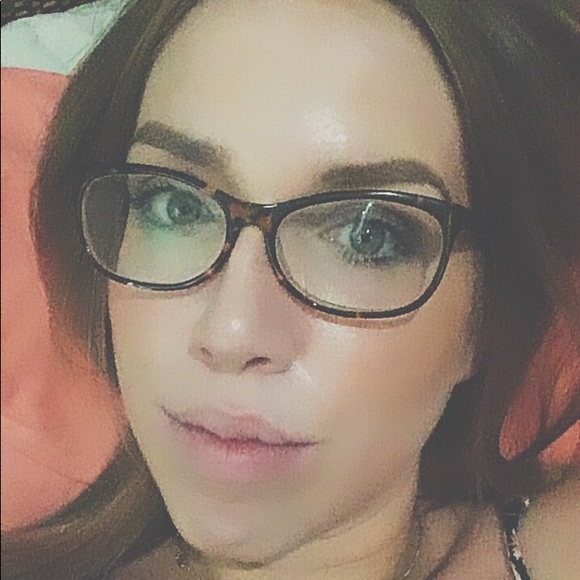 Profile Picture of Caitlyn Wunsch (@caitlynwunsch) on Poshmark