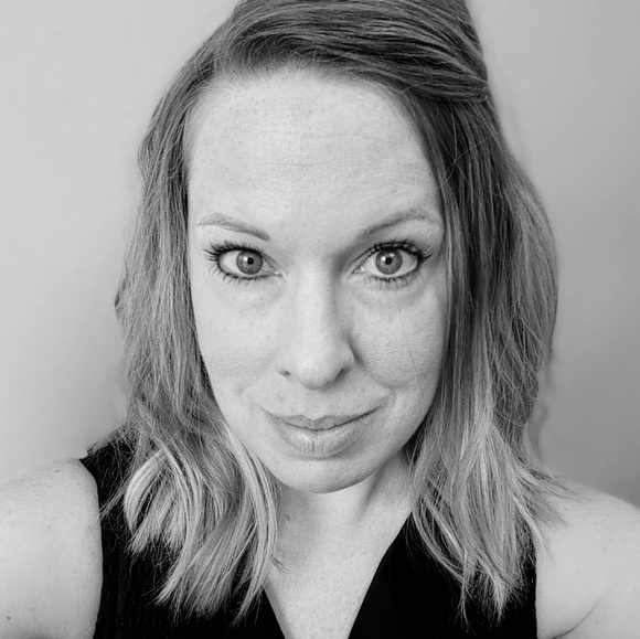 Profile Picture of Jolene Lamphier (@jalmphier) on Poshmark