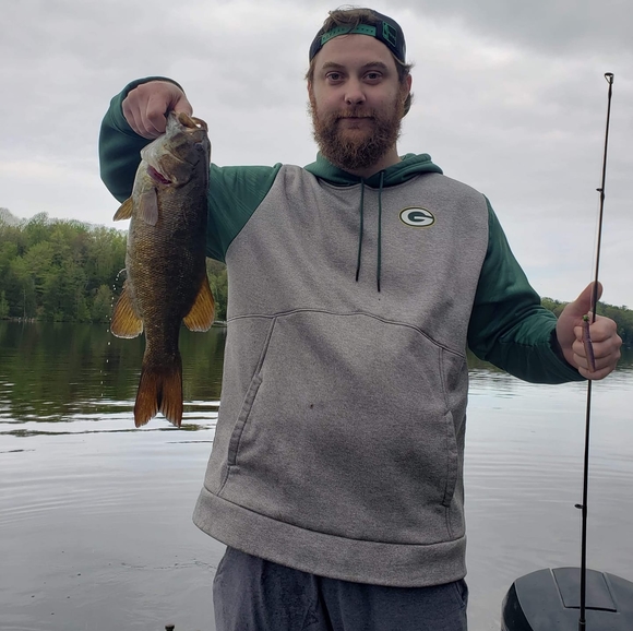 Profile Picture of Allen Sievers (@allen_sieves) on Poshmark