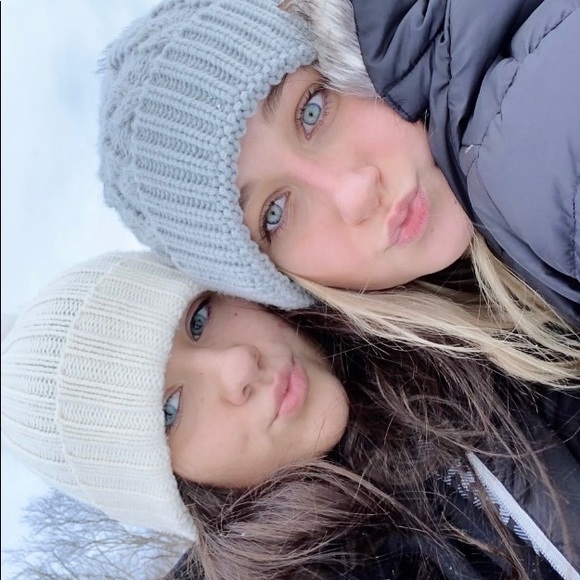 Profile Picture of Lily Block (@lilyblock12) on Poshmark