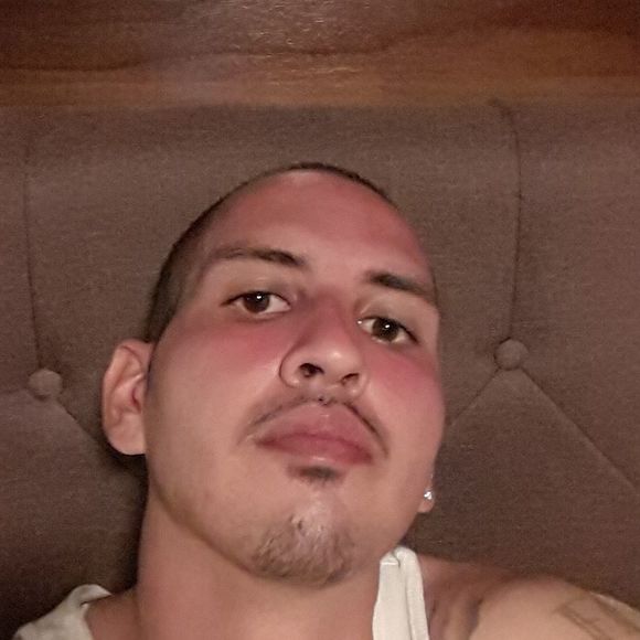 Profile Picture of Noel Velez (@noelvelez) on Poshmark